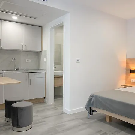 Loriana アパート マカルスカ