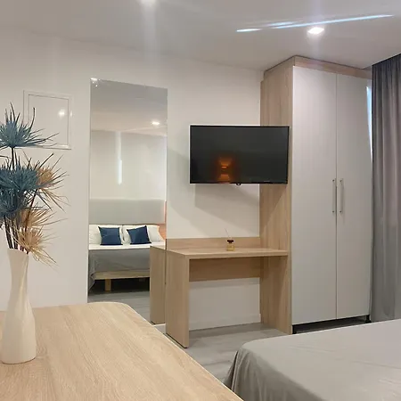 Loriana מאקרסקה